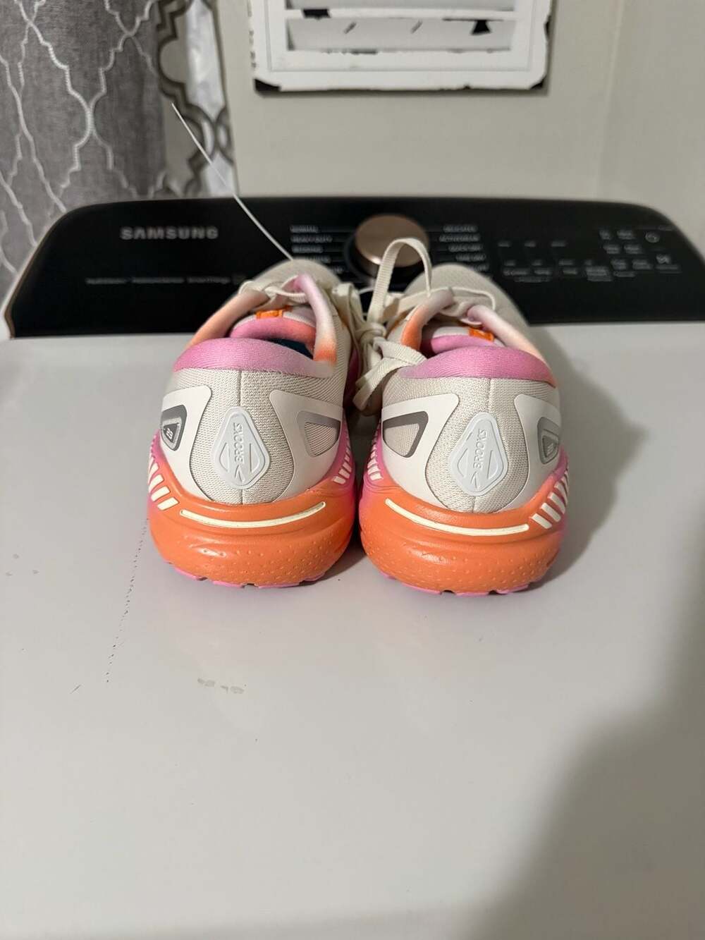 Brooks Women's Adrenaline GTS 23 Running Shoes,
Size 10.5 - Picture 3 of 6